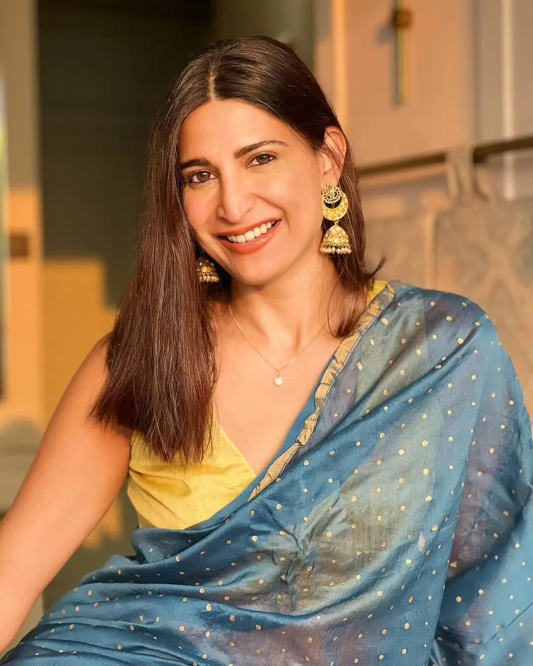 Beautiful Indian Actress Aahana Kumra In Blue Saree